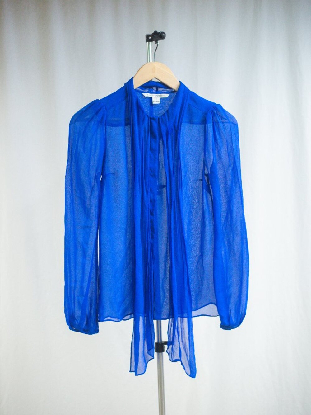 Diane Von Furstenberg 100% Silkl Jezebel Tie Neck Chiffon Sheer Button Up Blouse - Picture 2 of 6